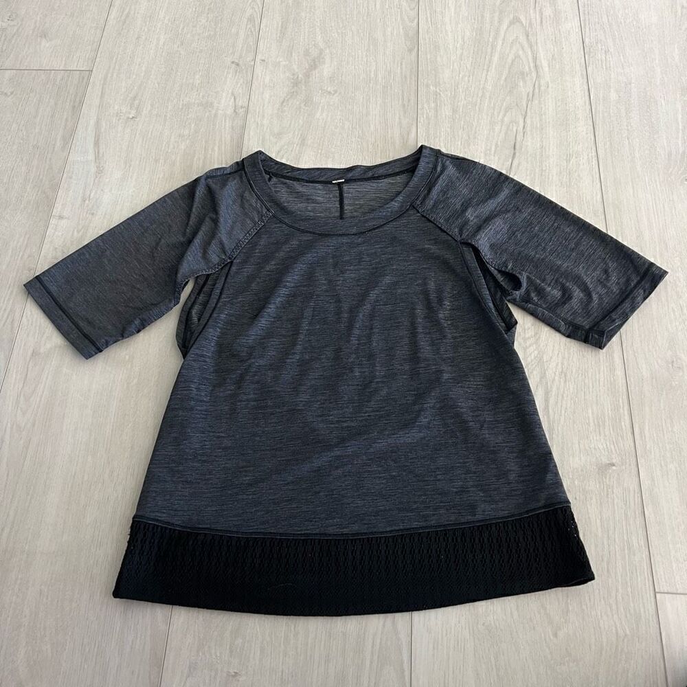 Lululemon Sun Runner Short Sleeve Black size 4
